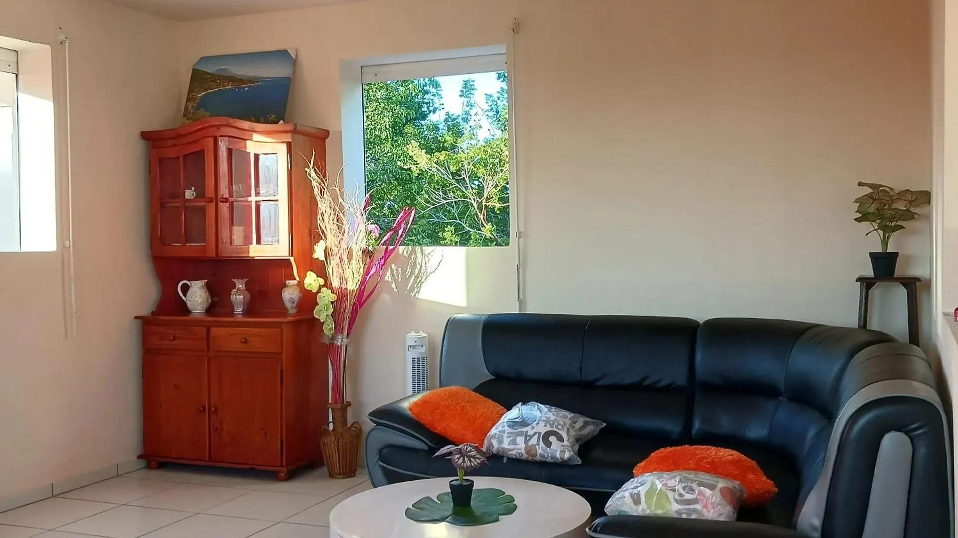 Charmante Maison De Vacances Avec Vue Sur La Mer A Le Gosier